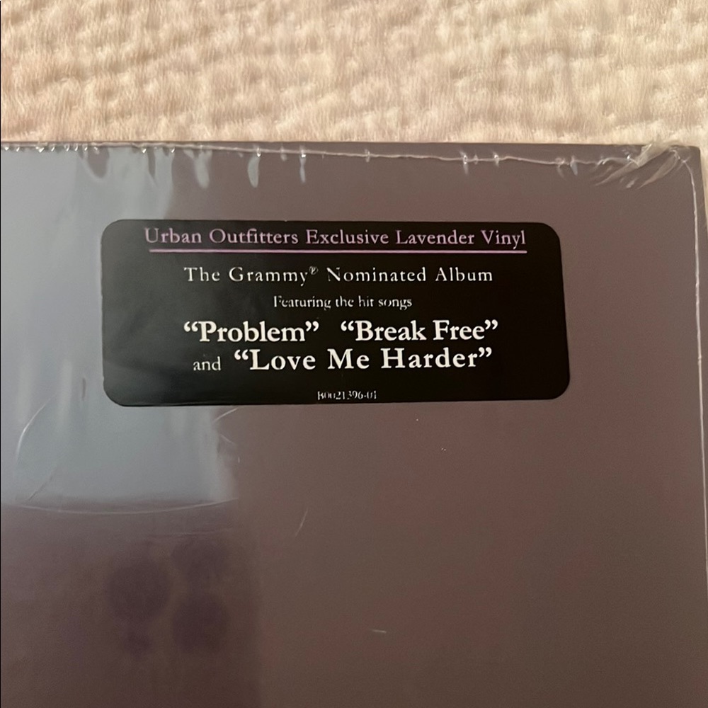 NEW Ariana Grande Exclusive Lavender Vinyl Record (My Everything Album) - Picture 5 of 5